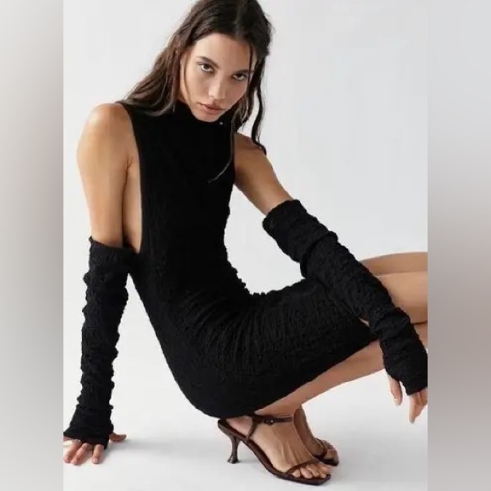 GUC. Free People Textured Black Sleeveless Bodycon Dress - Size Large. No gloves